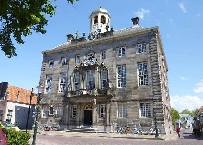 Het Wapen ホテル エンクホイゼン